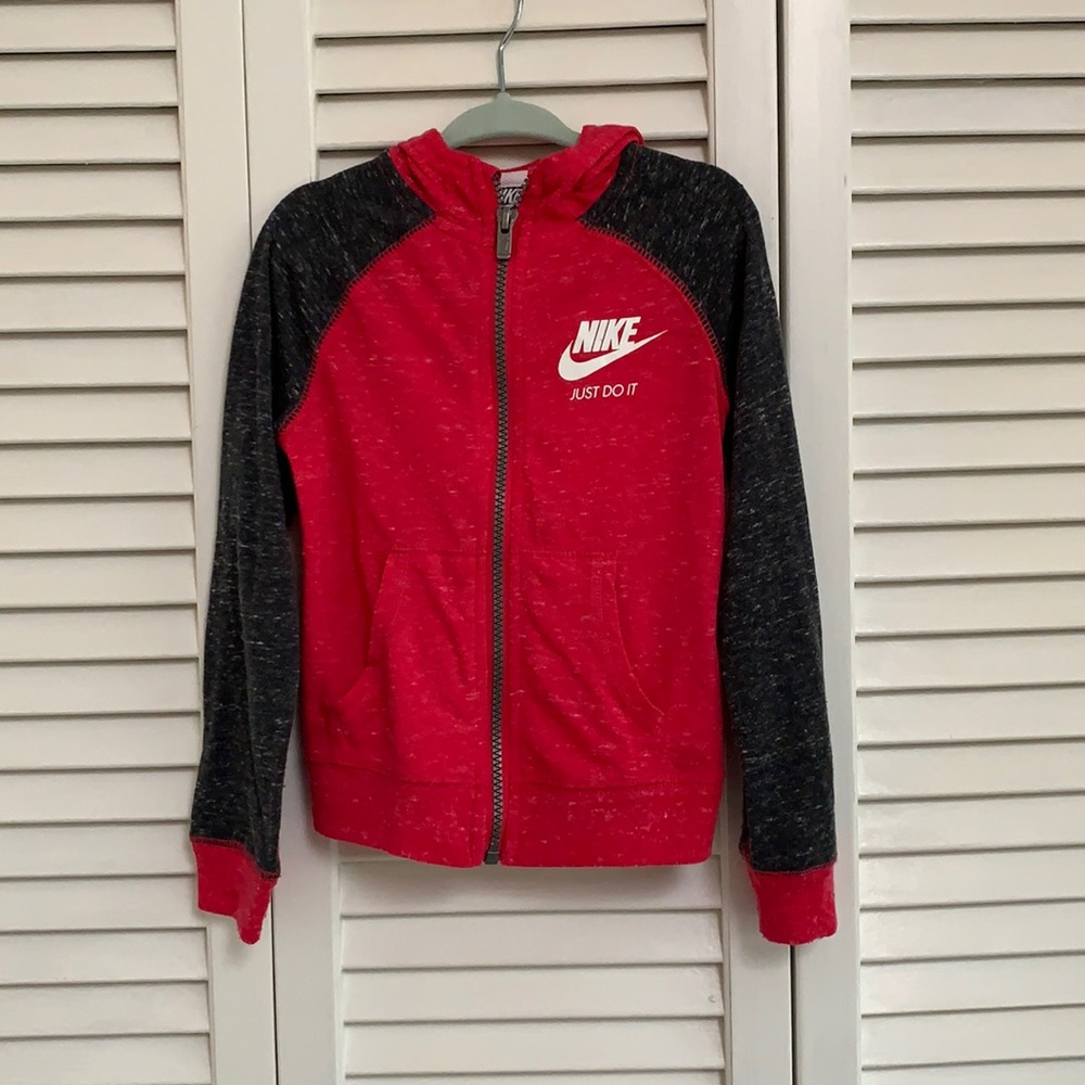 Nike athletic jacket. Size 4t.